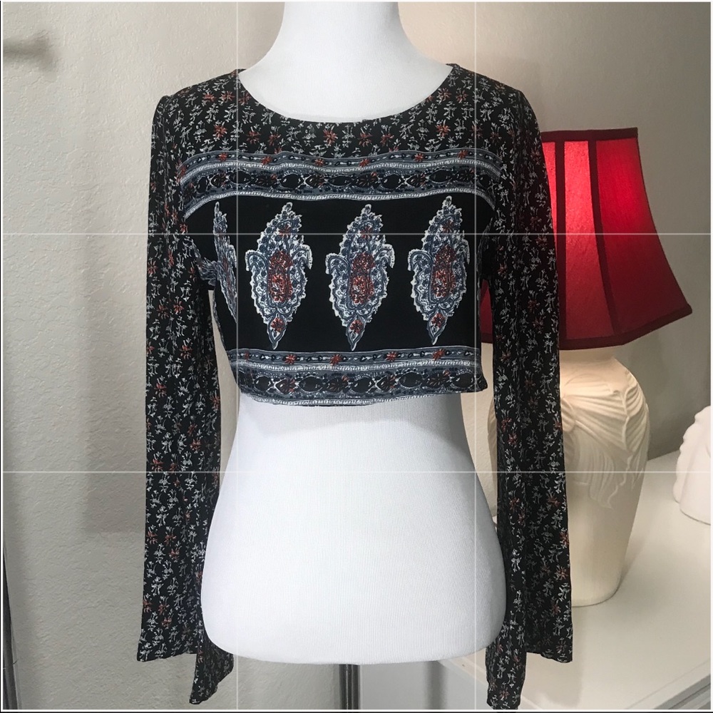 ✨Patterned Open Back Crop Top✨ - Picture 2 of 4